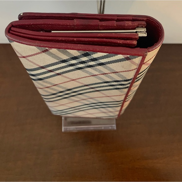 Burberry Kisslock Silver hardware Long Wallet w/ COA - Picture 4 of 8